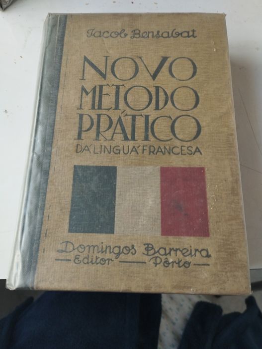Livro "Novo Método Prático da Língua Francesa"
