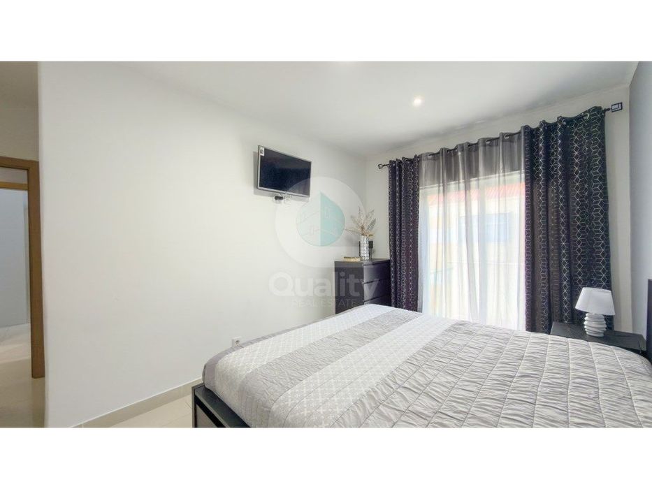 Apartamento T3 convertido em T2 na Verderena