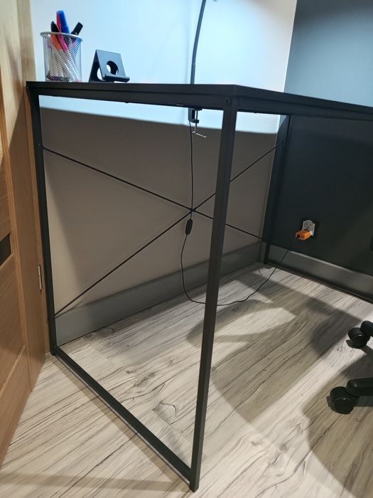 Zestaw Biurko + Krzesło obrotowe + lampka LED