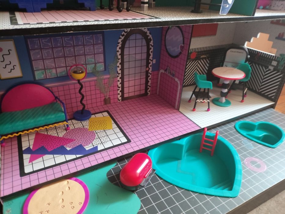 Будинок LOL великий