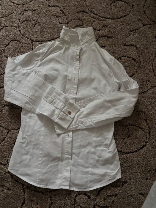 Жіноча біла класична сорочка