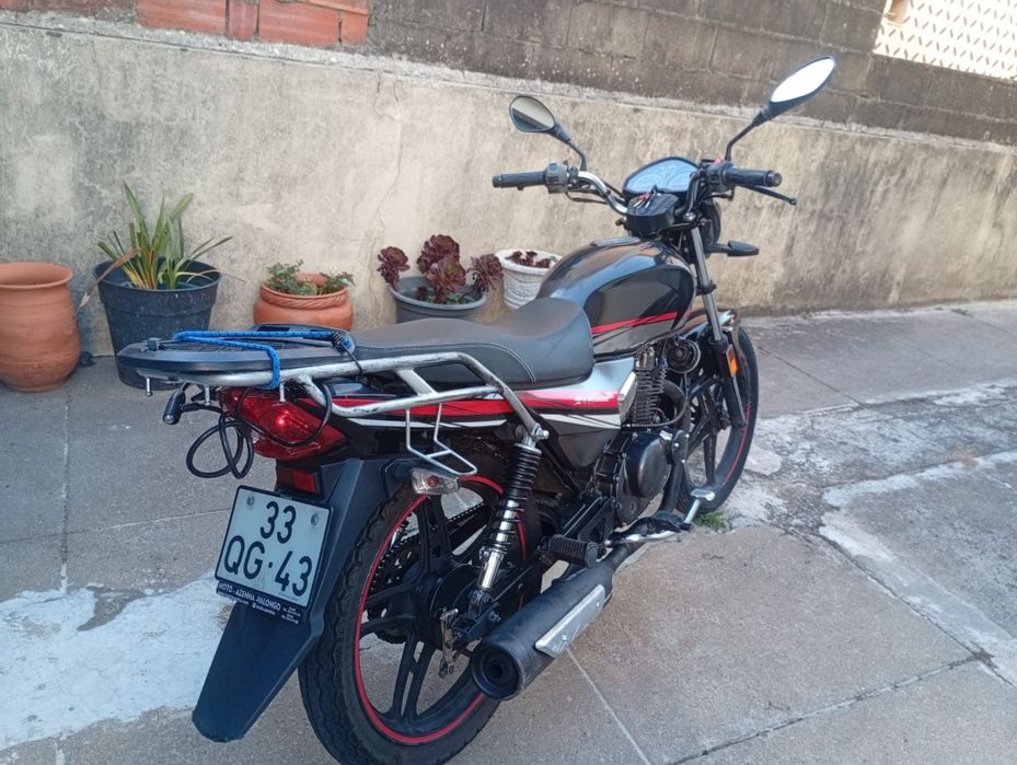 Moto keewei strike