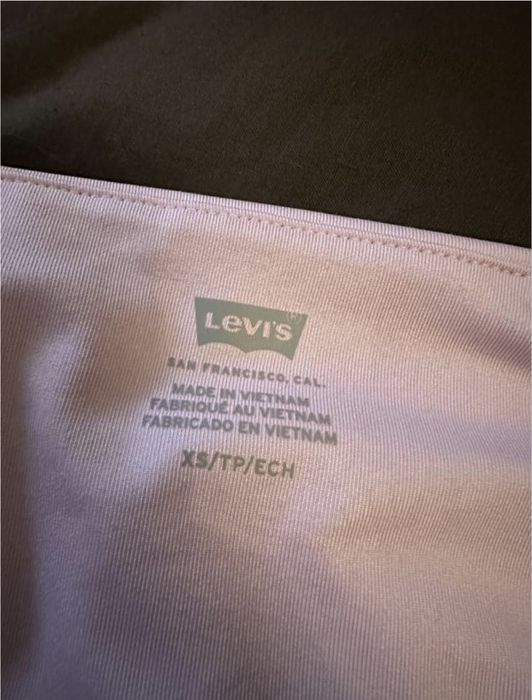 Топ зефірно- рожевий бренду Levi’s