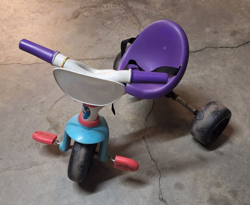 Triciclo com apoio de mão