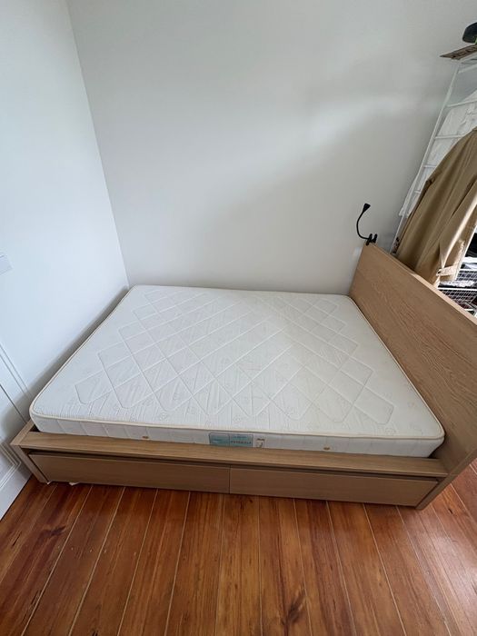 Cama + Colchão 140x200 – IKEA | Como novo