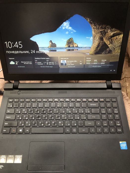 Ноутбук Lenovo в рабочем состоянии