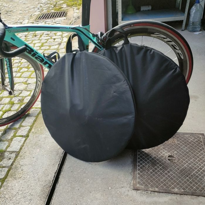 Bianchi Oltre XR3 com grupo elétrico SRAM Red