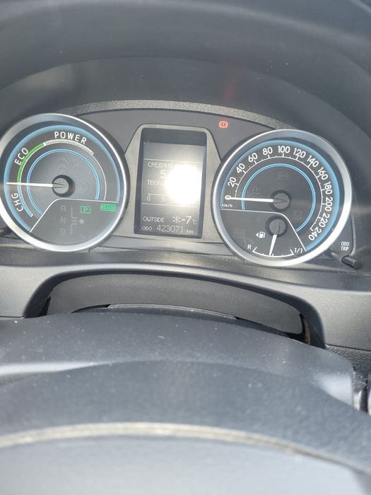 Toyota Auris 1.8 hybryda + LPG