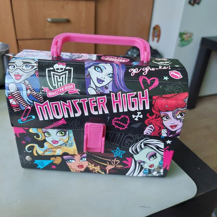 Kuferek na drobiazgi Monster High.