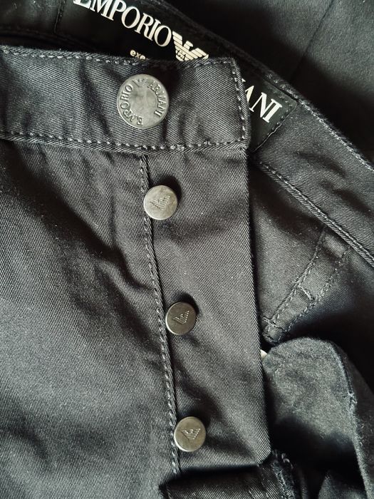 Emporio Armani 33  Spodnie czarne Regular Fit