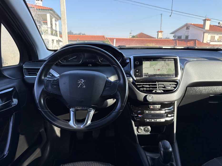 Peugeot 208 1.2 Allure 2019