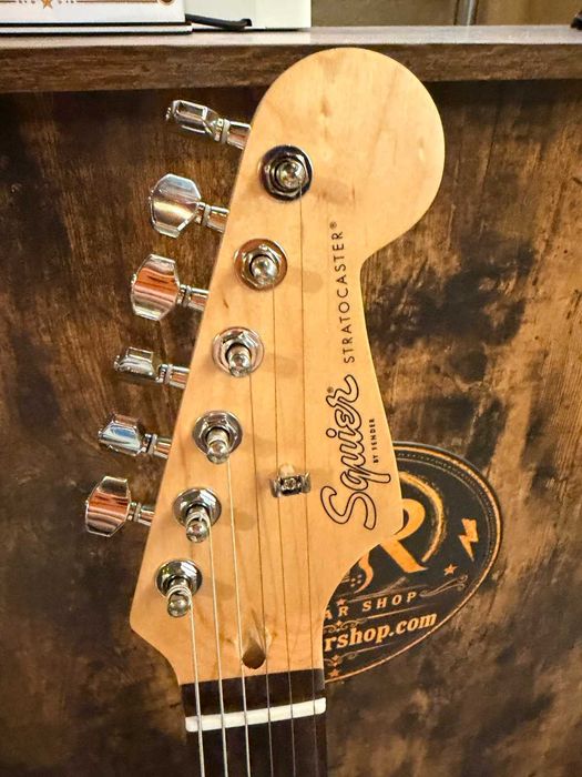 Guitarra Squier Stratocaster Debut Dakota Red