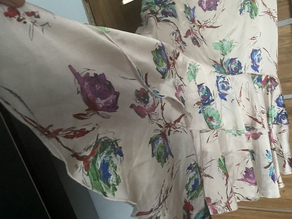 Sliczna sukienka za kolano