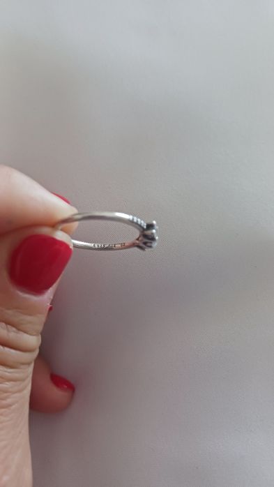 Anel pandora original em prata com 3 pedras