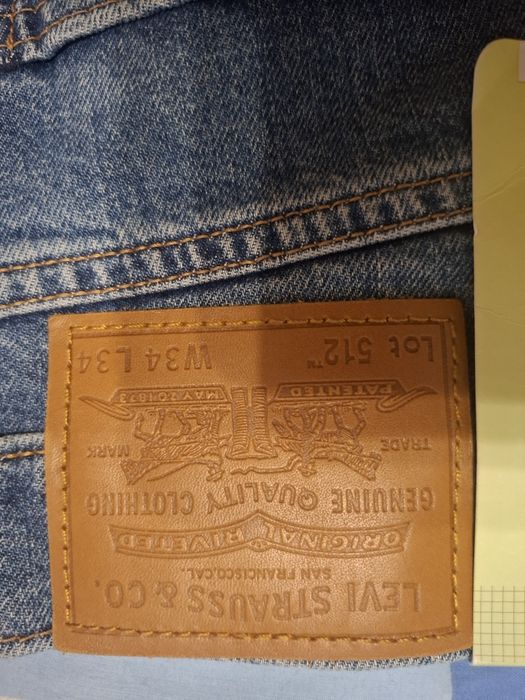 Джинсы новые Levi's