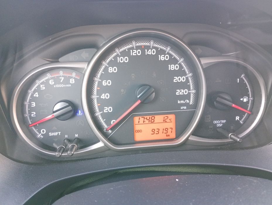 toyota yaris 1,0 93 tyś  przebiegu  salon polska