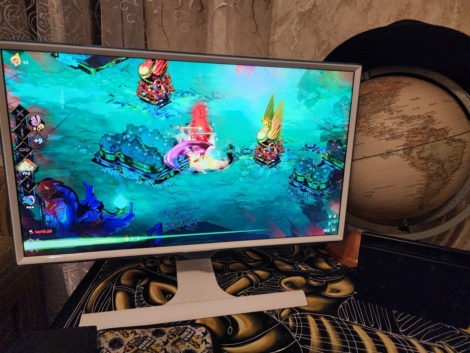 Nintendo Switch з комплектом та чохлом