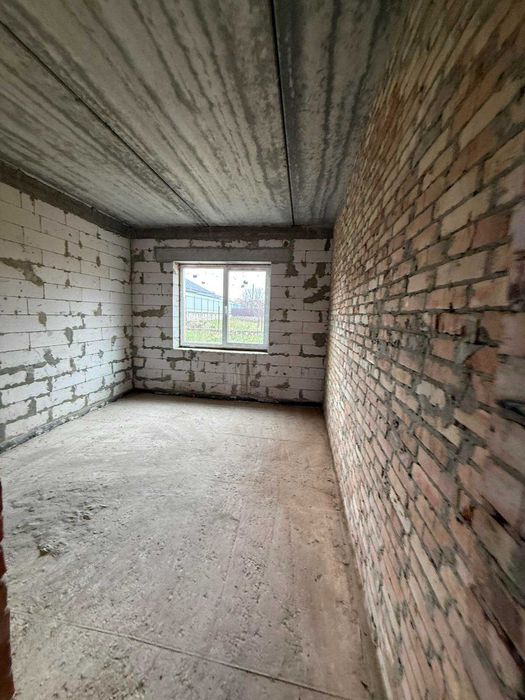 Продаж будинку 180 м² + гараж | 10 соток | біля озера | комунікації