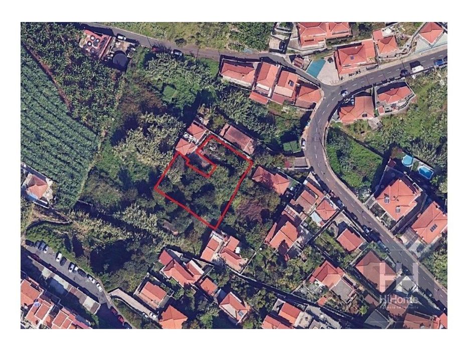 Terreno sem capacidade construtiva no Pico dos Barcelos, Funchal