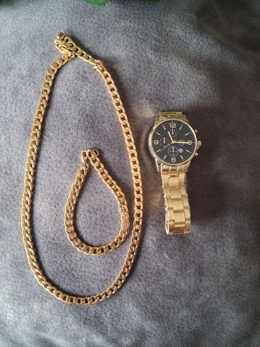 Conjunto de relógio colar e pulseira dourado