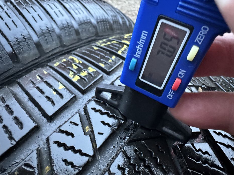 Шини зима 255/60 R18 Continental