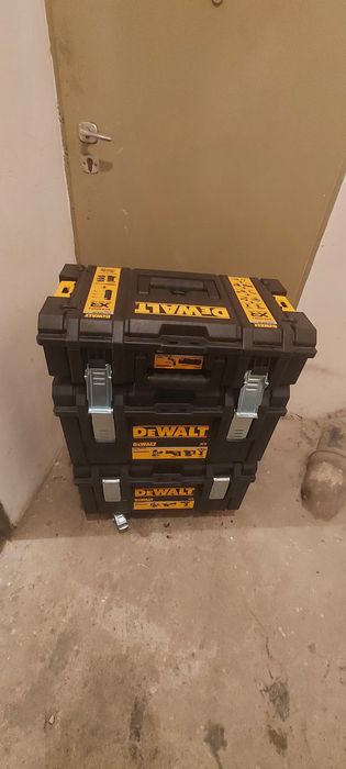 Dewalt - skrzynki na narzędzia x 3 + kółka + mocowania