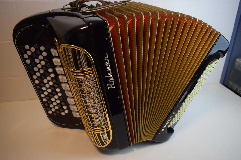 Acordeao hohner Riveira III 3 Voz 96 Baixos, N .306
