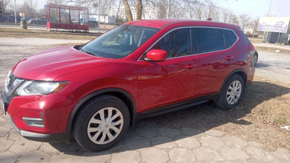 Nissan Rogue Samochod