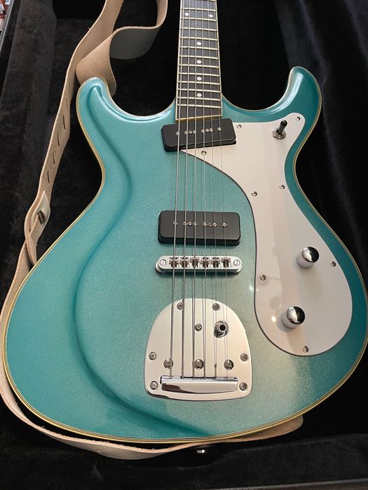 Guitarra Eastwood Sidejack Baritone DLX + case
