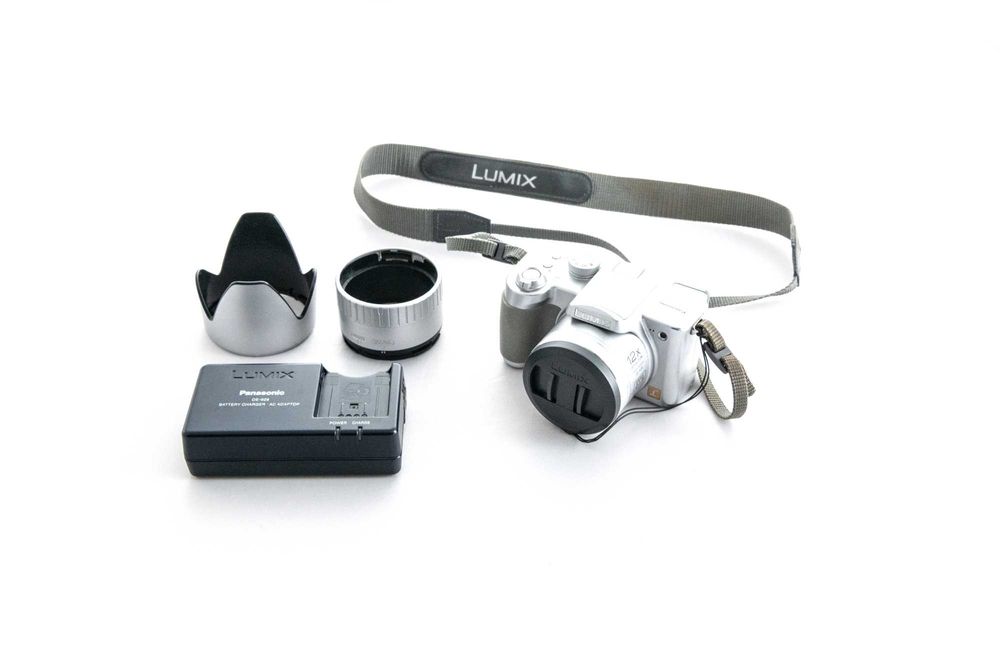 Aparat cyfrowy Panasonic LUMIX FZ-4 | komplet