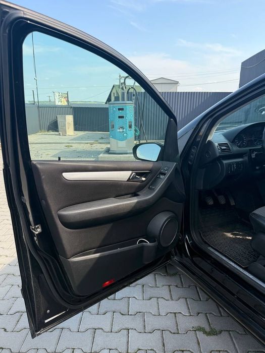 Машина Mercedes a-150