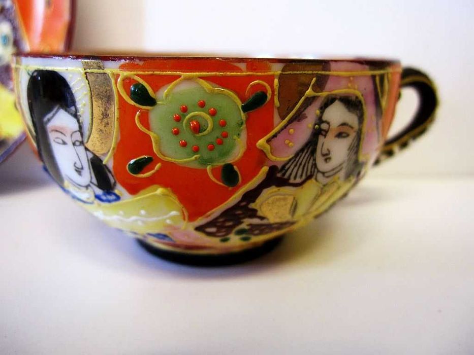 2 antigas chávenas de chá asiáticas pintadas à mão e assinadas