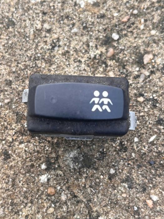 Botões comando Vidros Elétricos porta frente esquerda SENIC