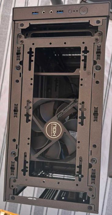 Caixa de Computador NOX Hummer VAULT Mini-ITX