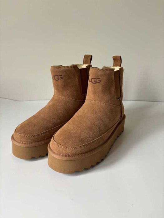 Зимове взуття уггі UGG