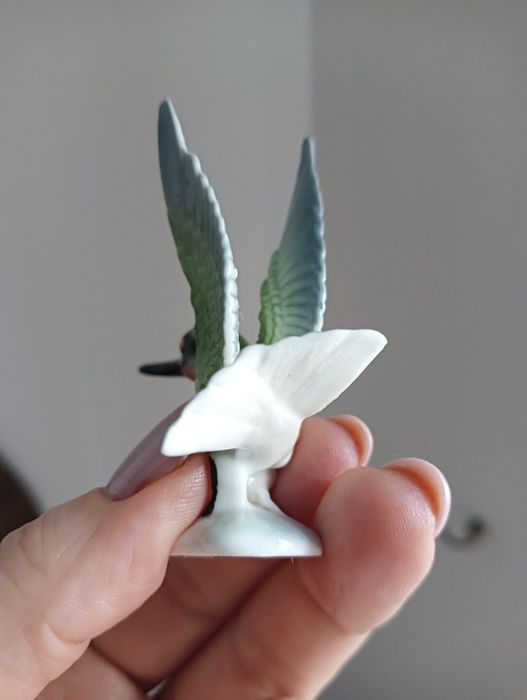Miniatura koliberek szmaragdzik strojny