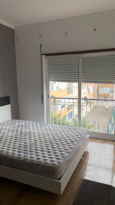Quarto para alugar na baixa da banheira