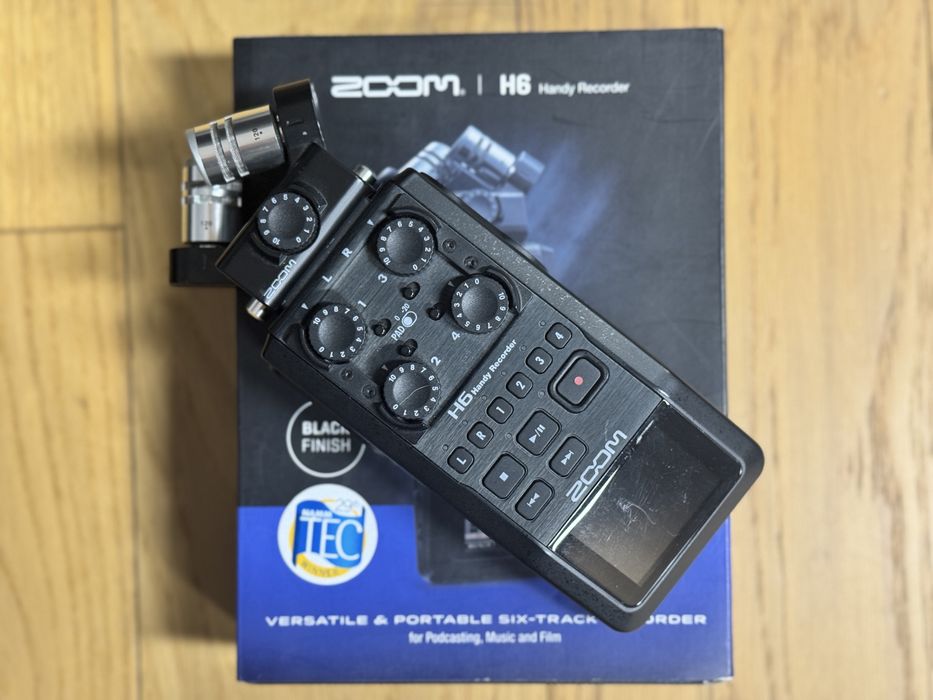 Zoom H6 Black Handy Recorder – Zestaw Premium (2 kapsuły, walizka, stan bdb)