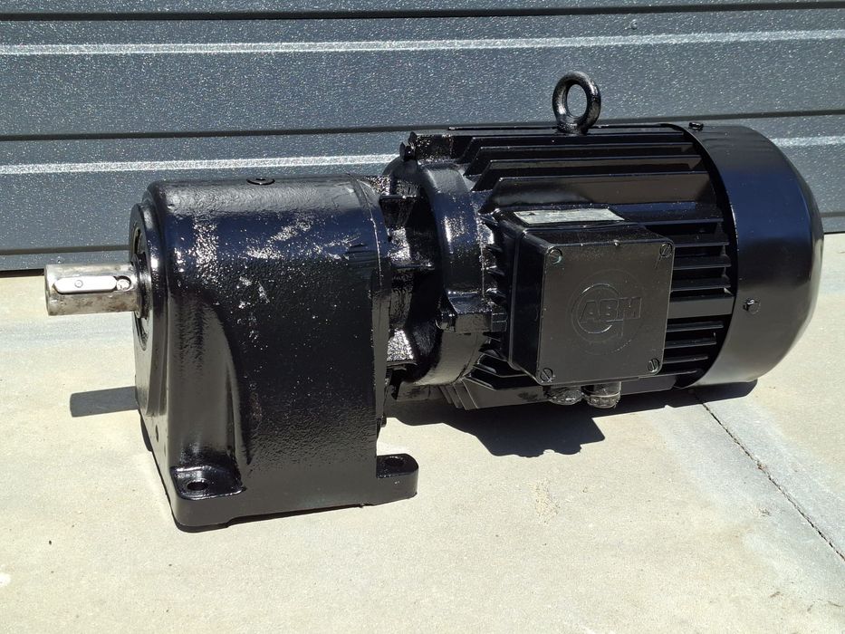 Motoreduktor 4kw.  181obr./min.. Abm