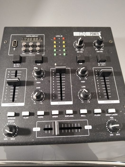 Mesa DJ barata e nova