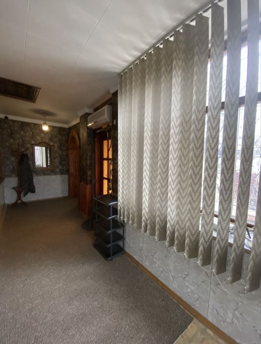 Продаю  4к будинок в Центрі