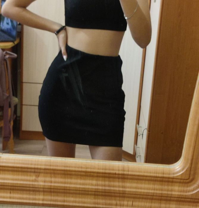 Чорна спідниця міні