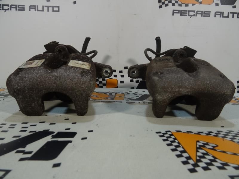 Pinça travão / maxila de travão frente direita VOLKSWAGEN Passat Varia