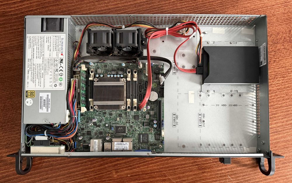 Supermicro CSE-505 serwer barebone Rack (1U)