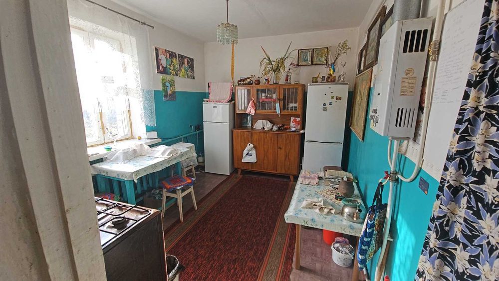 Капітальний будинок поруч з центром міста Баришівка 22 сотки - Є Відео