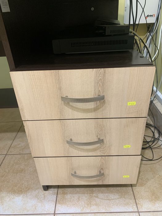 Стіл  письмовий комп'ютерний