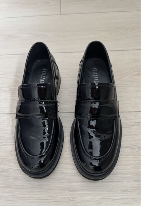 Лоферы лакированные