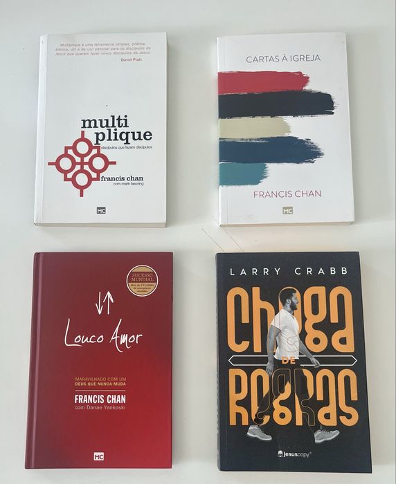 Vendo literatura de autores cristãos evangélicos