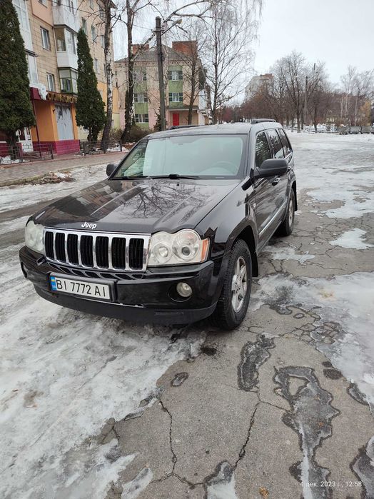 автомобіль Jeep Grand Cherokee