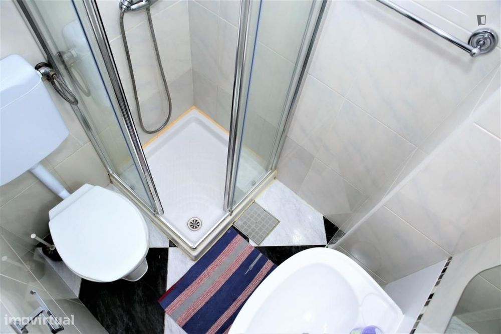 Quarto - localizado em Penha de França Lisbon
